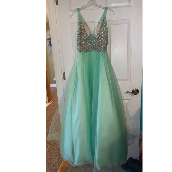 ✨PROM DRESS✨ - Picture 3 of 5